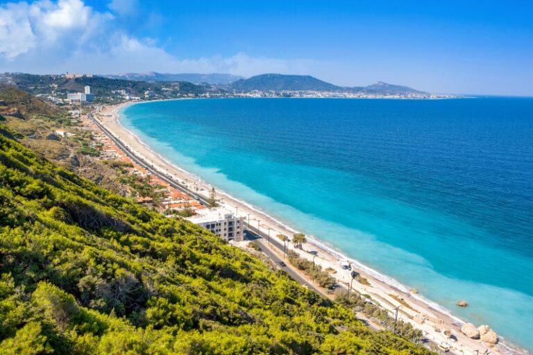 ixia beach op het eiland rhodos in griekenland