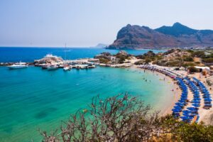 Het strand van kolymbia op rhodos