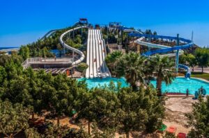 Het waterpark van faliraki op rhodos