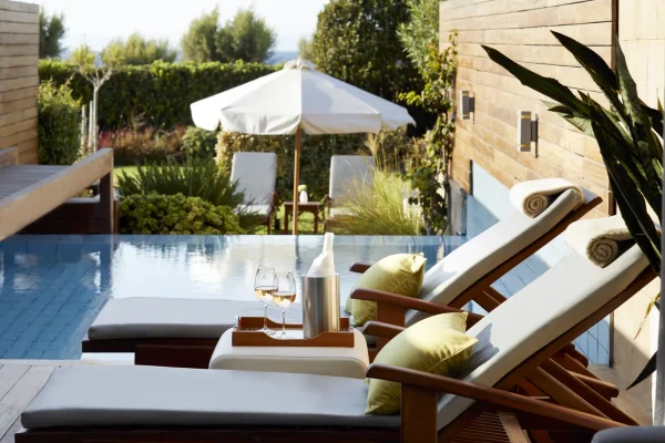 Prive tuin en zwembad van Amus Hotel in Rhodos