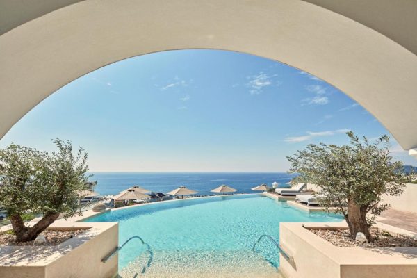 De zwembaden van esperados village blue faliraki