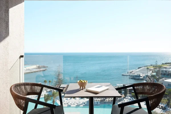 Balkon met zeezicht van Helea Lifestyle Beach Resort