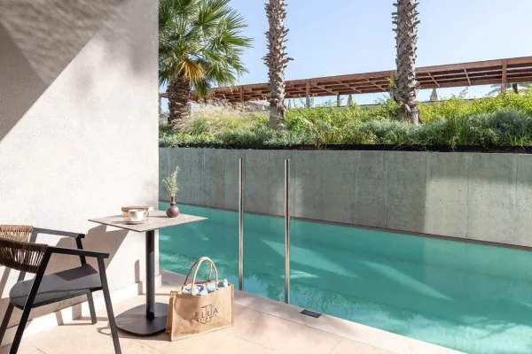 Helea Lifestyle Beach Resort Swim up kamer