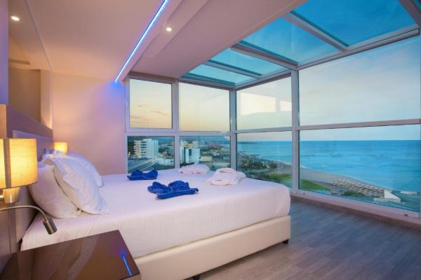 Tweepersoonskamer met zeezicht van Pegasos Deluxe Beach Hotel