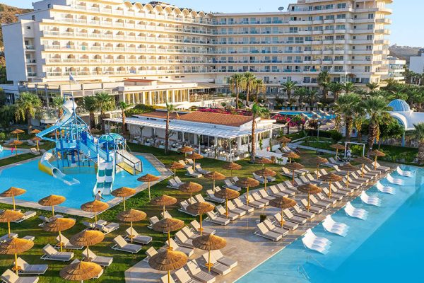 Overview van Pegasos Deluxe Beach Hotel